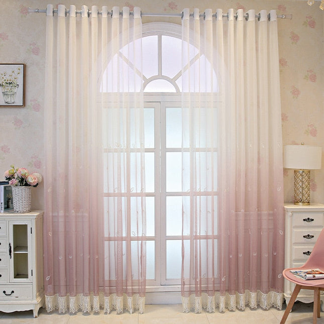 Lichtdoorlatend gordijn met franjes onderaan