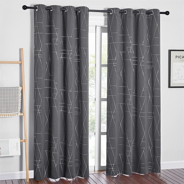Grijs verduisterend gordijn met geometrisch patroon