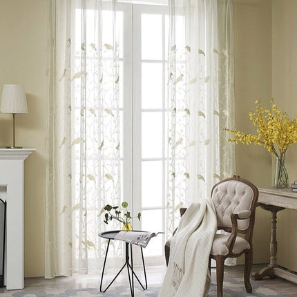 Landelijke vitrage met vogels op takken