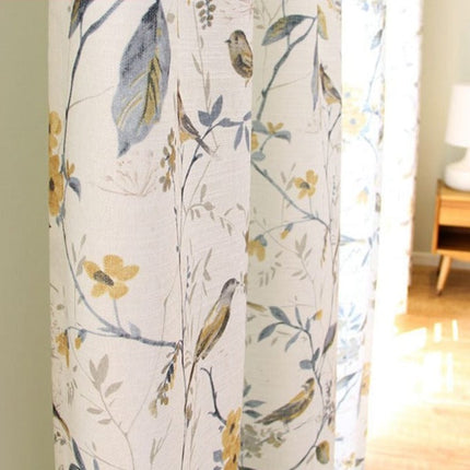 Landelijke vitrage met gele bloemenranken