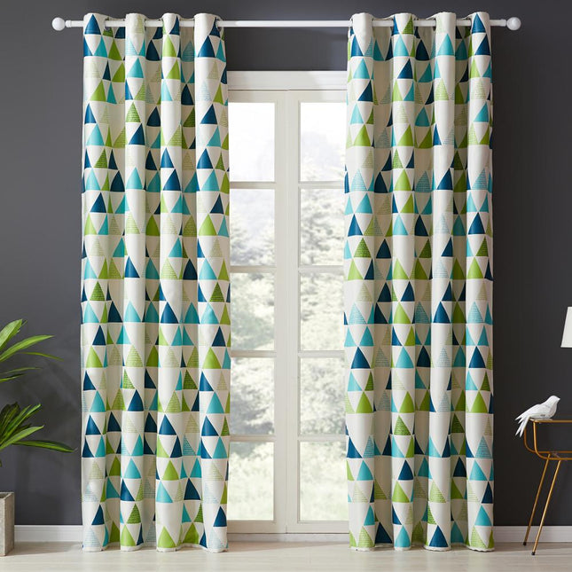 Groen gordijn met geometrisch driehoekpatroon