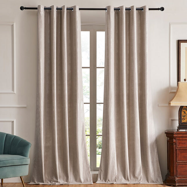 Beige verduisterend gordijn met ringen