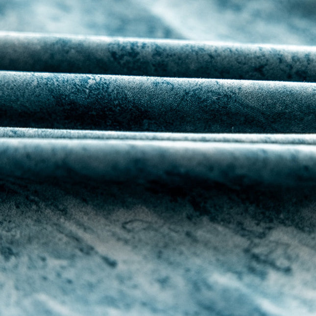 Verduisterend gordijn van blauw chenille