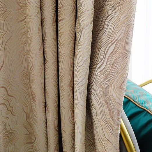 Beige verduisterend gordijn met golfpatroon