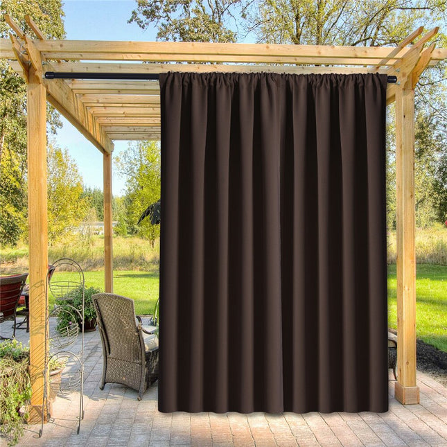 Bruin verduisterend buitengordijn voor terras