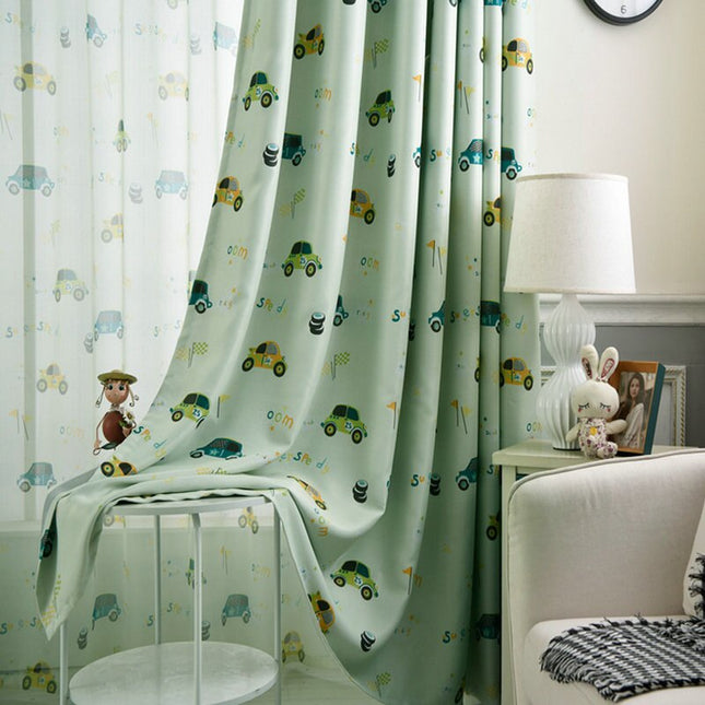 Groen verduisterend gordijn met auto's