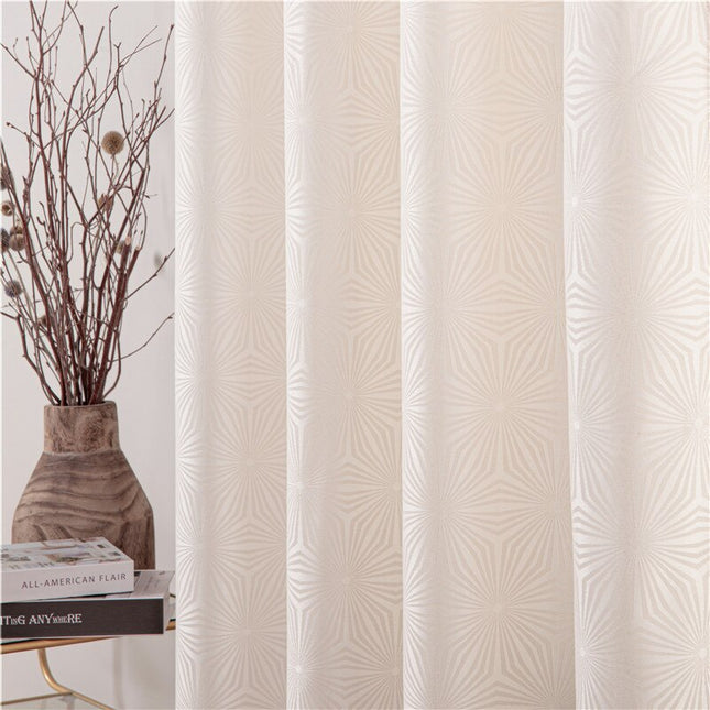 Beige gordijn met subtiel geometrisch patroon