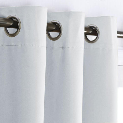 Modern effen verduisterend gordijn met ringen