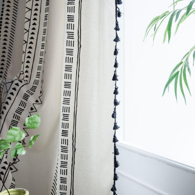Bohemian vitrage met zwarte kwastjes