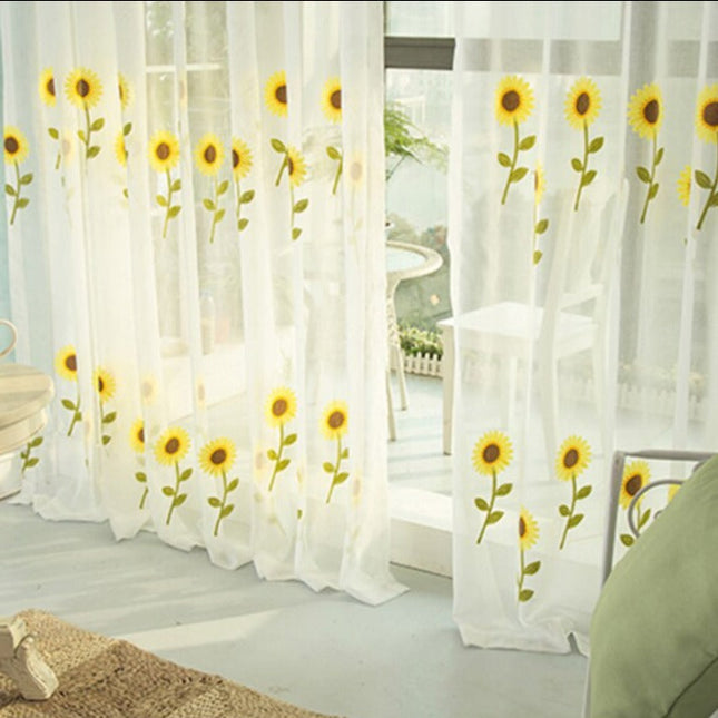 Vitrage met geborduurde zonnebloemen