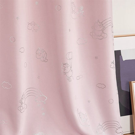 Roze kindergordijn met zilveren eenhoorns