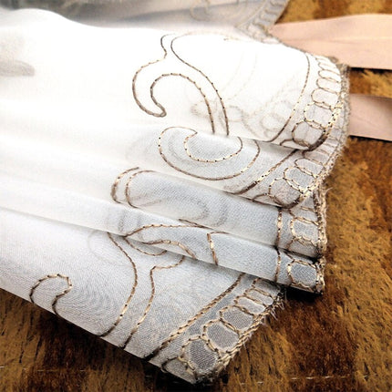 Vitrage ophaalgordijn met barok borduursel