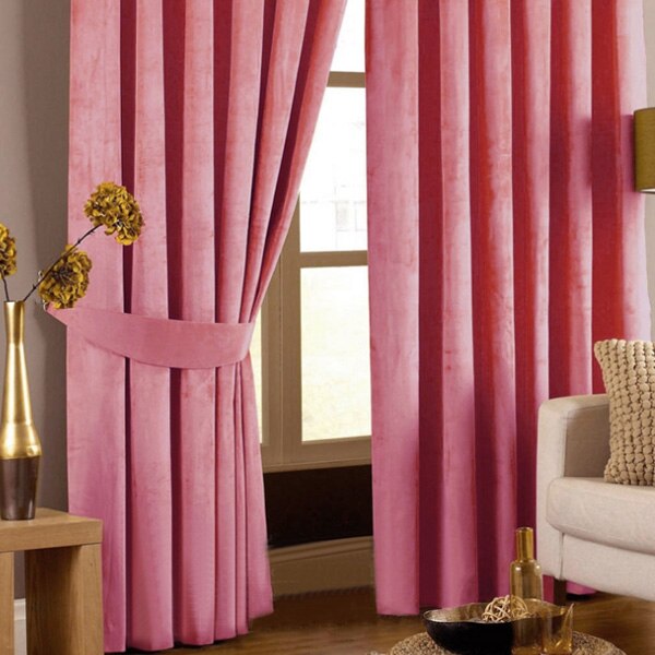 Roze velours verduisteringsgordijn voor meisjeskamer
