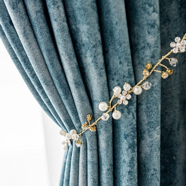 Verduisterend gordijn van blauw chenille