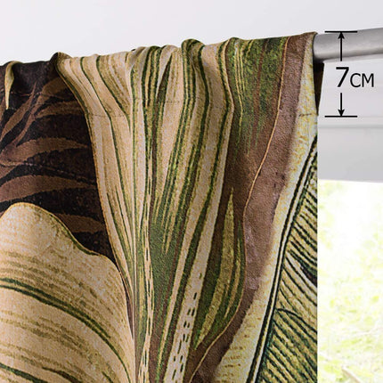 Verduisterend gordijn Liekson met tropische jungleprint.