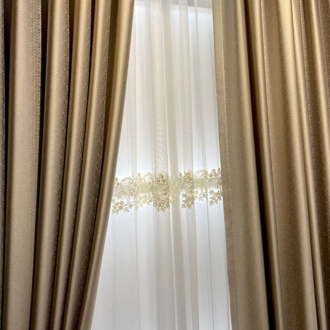 Vitrage met luxe gouden borduursel