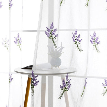 Vitrage gordijn met geborduurde lavendel