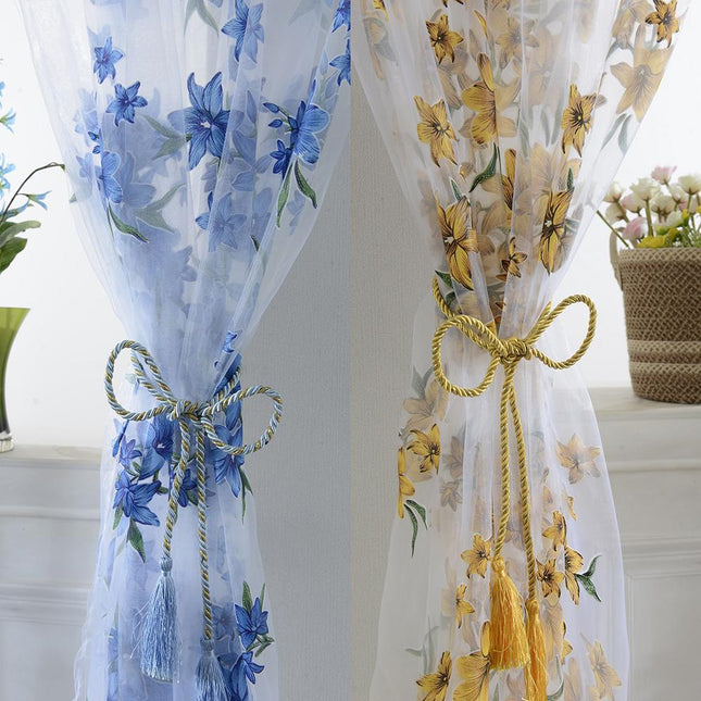 Vitrage gordijn met geborduurde bloemen