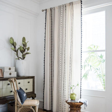 Bohemian vitrage met zwarte kwastjes