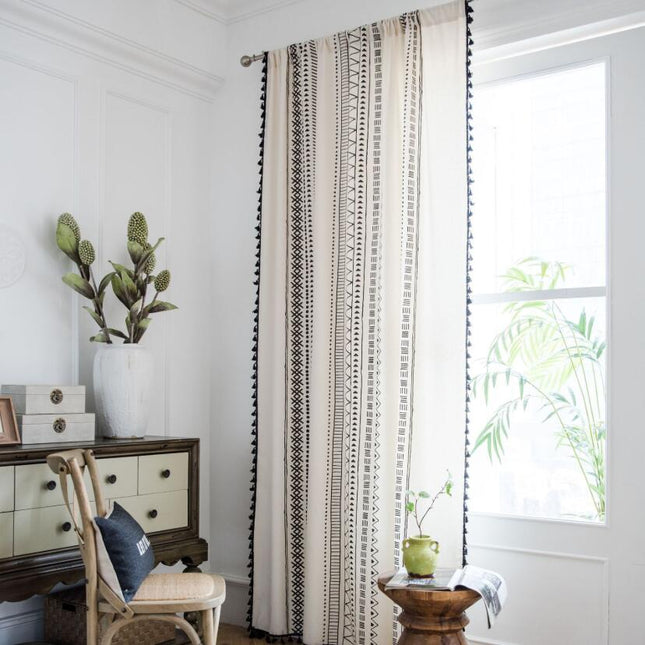 Bohemian vitrage met zwarte kwastjes