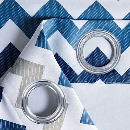 Blauw verduisterend gordijn Penedo met zigzagpatroon.