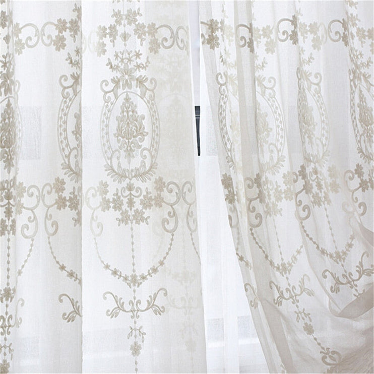 Klassieke vitrage met beige damastpatroon