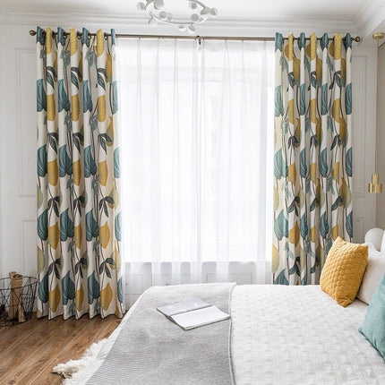 Lichtdoorlatend gordijn met Scandinavisch bladmotief.