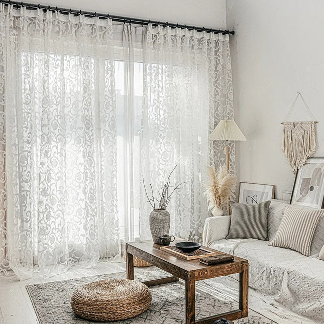 Wit vitrage gordijn met barok patroon