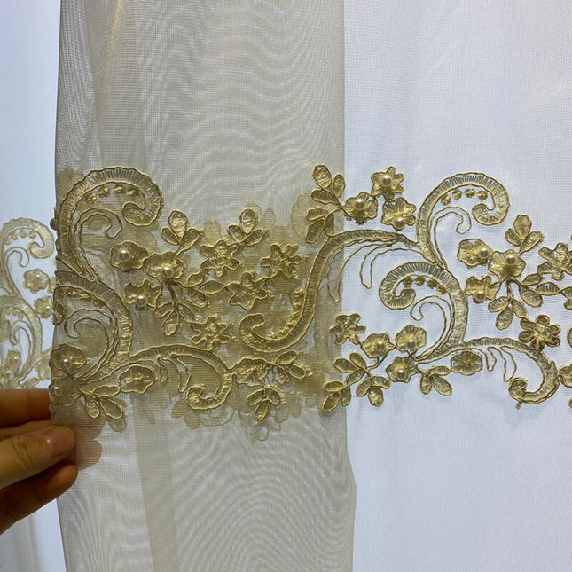 Vitrage met luxe gouden borduursel
