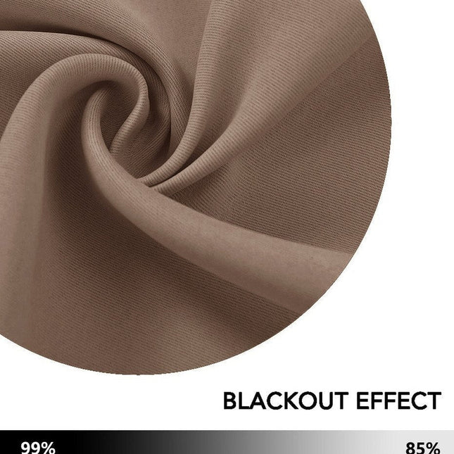 Thermisch isolerend en verduisterend gordijn.