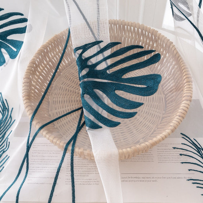 Botanische vitrage met monstera borduursel