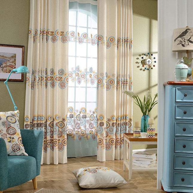 Bohemian gordijn met kleurrijk mandala patroon