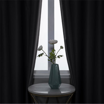 Wit verduisterend gordijn met ringen