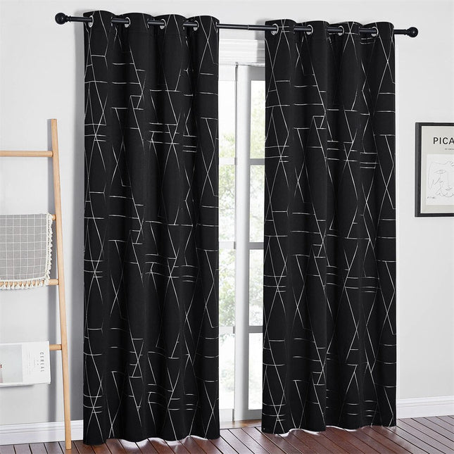 Zwart verduisterend gordijn met zilverlijnen