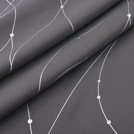 Grijs verduisterend gordijn met zilveren lijnen