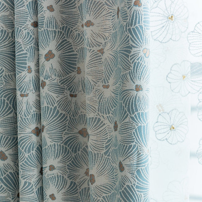 Verduisterend gordijn Neri met bloemenprint.