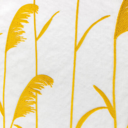 Vitrage met geborduurde gele rietpluimen