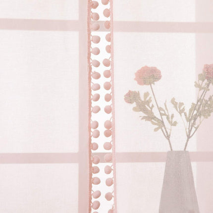 Witte vitrage met pompon randafwerking