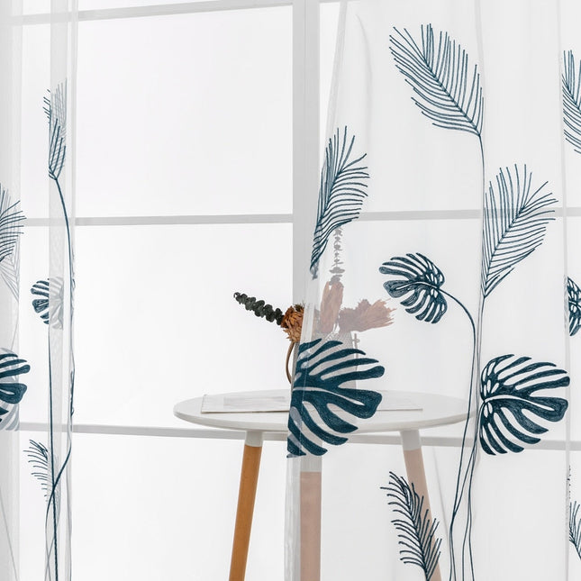 Botanische vitrage met monstera borduursel