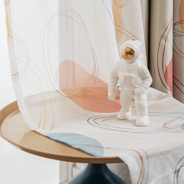Gordijn met abstract patroon in okertinten