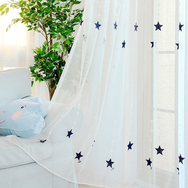 Vitrage kinderkamer met blauwe sterren