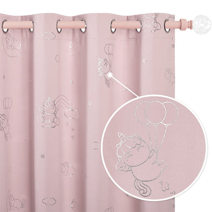 Roze kindergordijn met zilveren eenhoorns