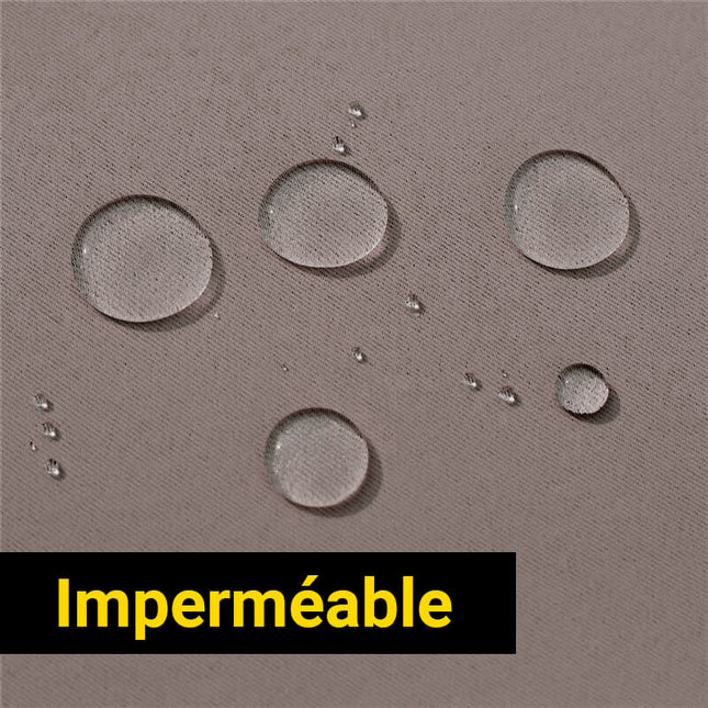 Taupe waterdicht terrasgordijn met ringen.