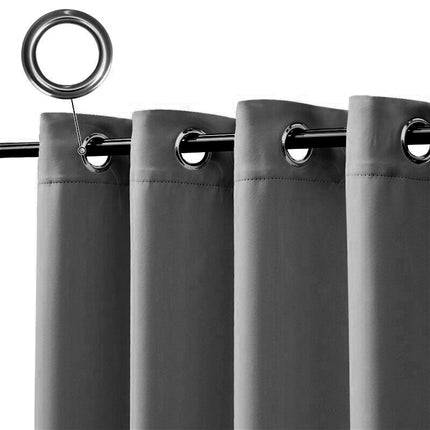 Grijs waterafstotend buitengordijn voor tuin