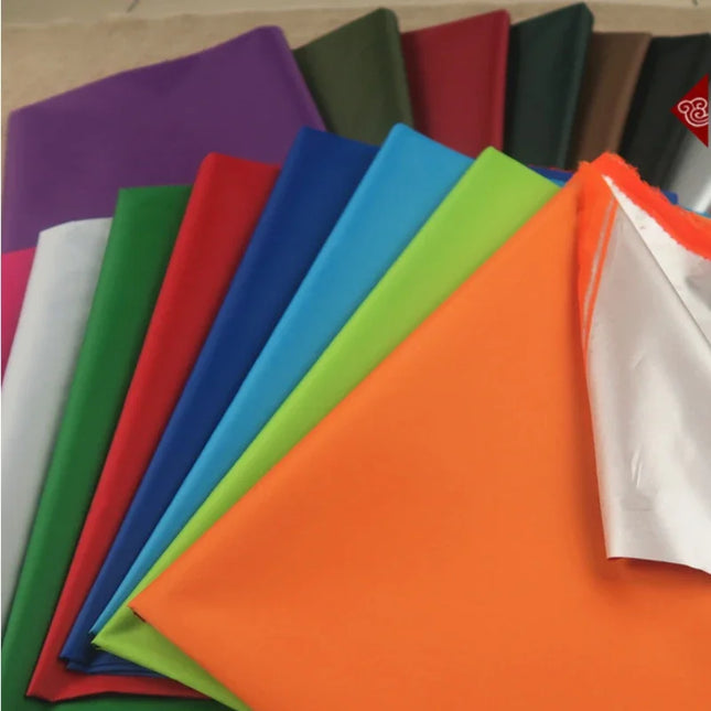 Blauwe verduisterende stof voor gordijnen