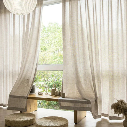 Semi-transparant beige gordijn met border
