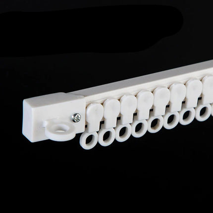 Zelfklevende gordijnrail zonder boren