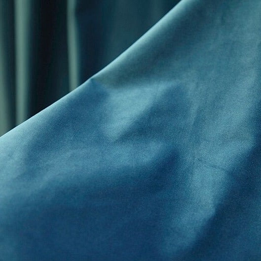 Blauw verduisterend gordijn met satijnlook