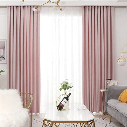 Decoratief roze gordijn met geweven patroon