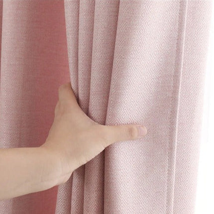 Decoratief roze gordijn met geweven patroon